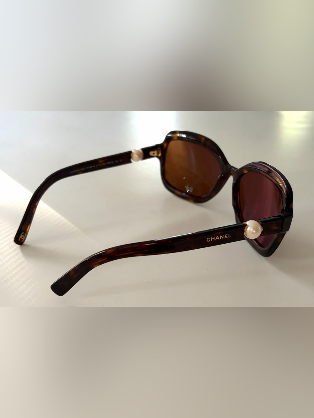 Chanel Sunglasses Tortoise Shell Frame Brown Pearl Collection 5132-H Sunglasses - Picture 2 of 16